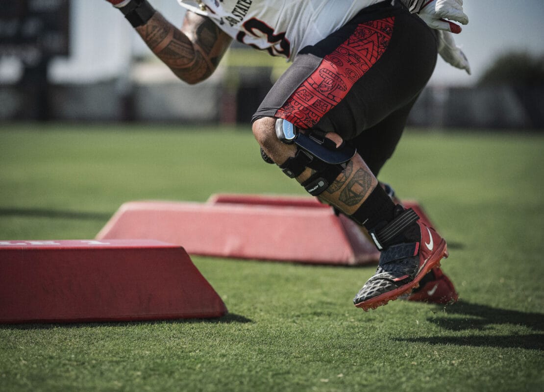 by DonJoy Defiance Pro football americain